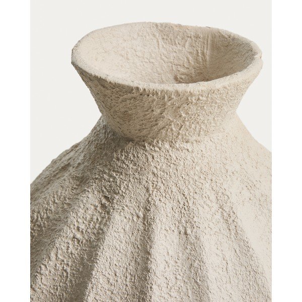 Krémovobiela ručne vyrobená/vysoká váza z papiermaša (výška  46,5 cm) Arquena – Kave Home-image-4
