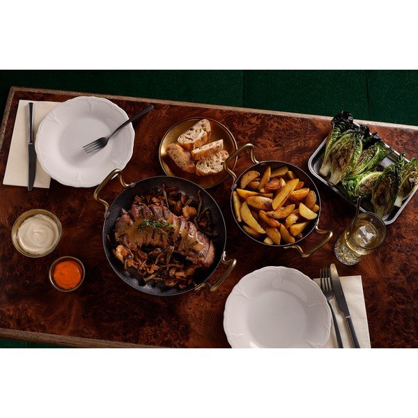 Servírovací kovový tanier v striebornej farbe ø 24 cm Serve – BonBistro-image-2