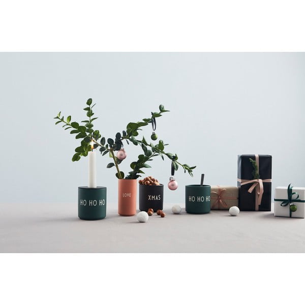 Tmavozelený porcelánový hrnček Design Letters Favourite Ho Ho Ho-image-3