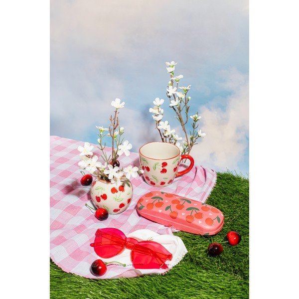 Béžový keramický hrnček 250 ml Cherries – Sass & Belle-image-2