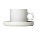 Súprava 2 bielych keramických šálok na kávu s tanierikmi Blomus Pilar, 200 ml