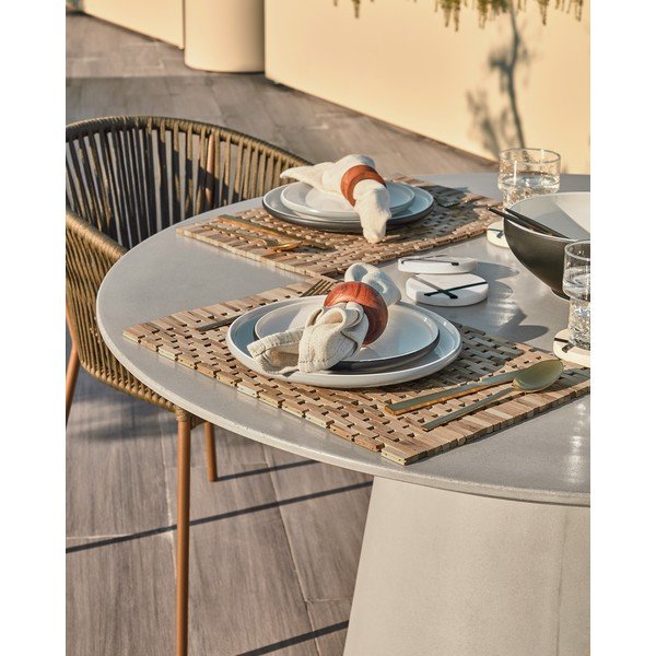 Betónový vonkajší jedálenský stôl Kave Home Itai, ⌀ 120 cm-image-4