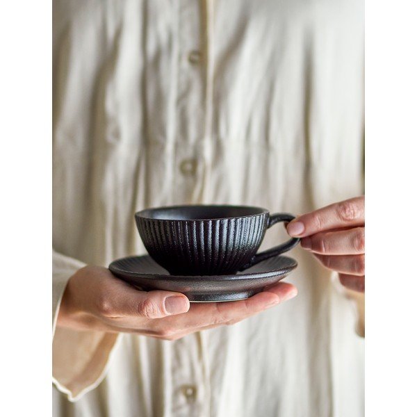 Čierna keramická šálka na cappuccino 200 ml Neri – Bloomingville-image-3