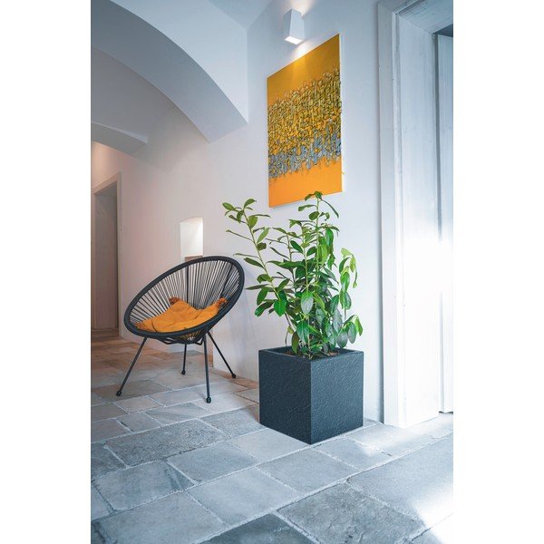 Samozavlažovací kvetináč z recyklovaného plastu Cubico Stone –  Flower Lover-image-1