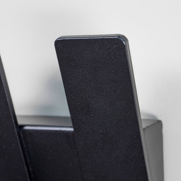 Čierny kovový nástenný vešiak 64 cm Angle – Spinder Design-image-4