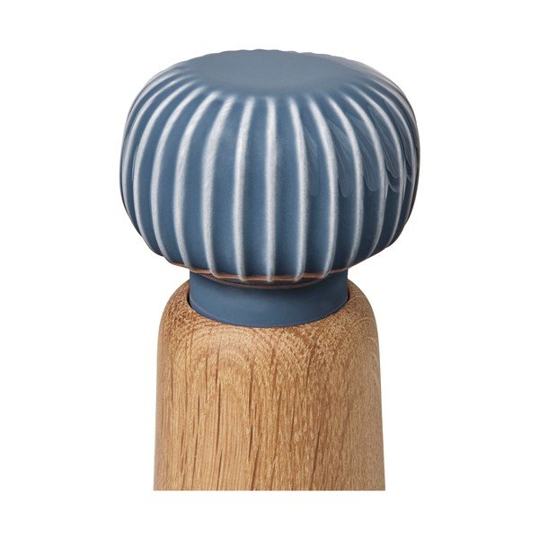 Mlynček z dubového dreva na korenie so sivomodrým detailom z porcelánu Kähler Design Hammershoi, výška 17,5 cm-image-2