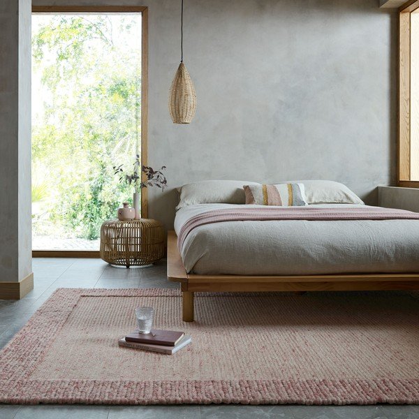 Svetloružový ručne tkaný koberec s prímesou vlny 160x230 cm Rue – Flair Rugs-image-1