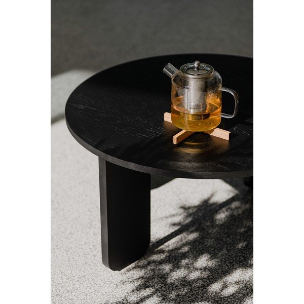 Čierny okrúhly konferenčný stolík s doskou v dubovom dekore ø 55 cm Kuvu – noo.ma-image-3