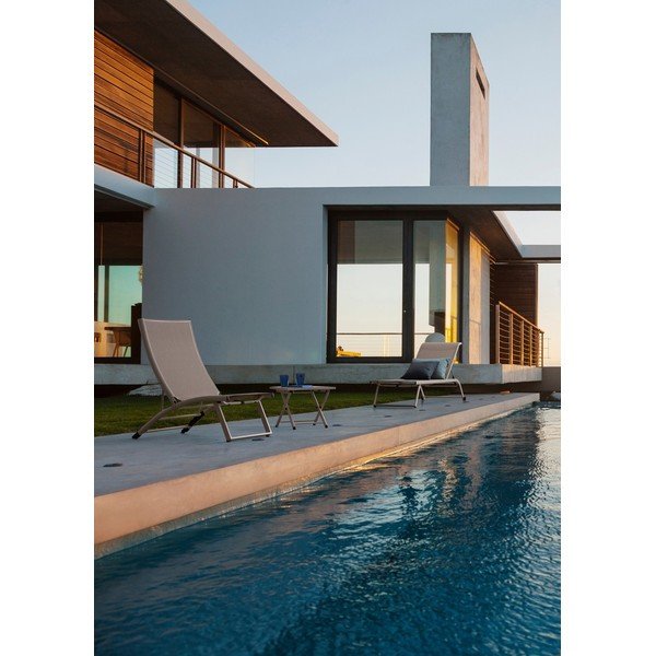 Béžové kovové záhradné ležadlo Taylor – Bizzotto-image-1