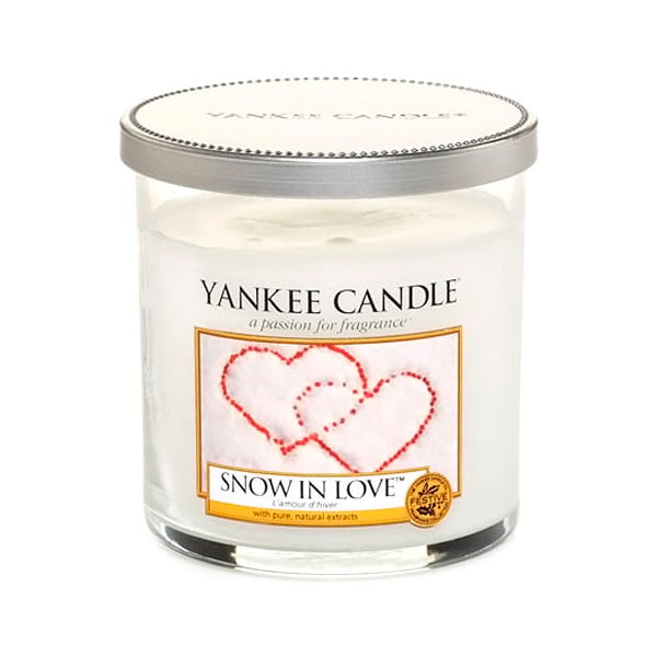 Vonná sviečka Yankee Candle Zasnežená Láskou, doba horenia 30 - 40 hodín