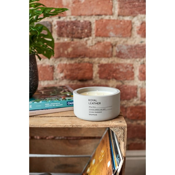 Vonná  sójová sviečka doba horenia 25 h Fraga: Royal Leather – Blomus-image-1
