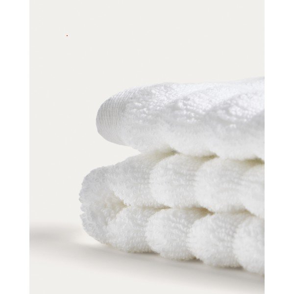 Biely froté bavlnený uterák 50x90 cm Navira – Kave Home-image-4
