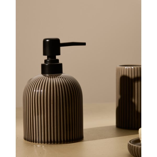 Tmavohnedý keramický téglik na zubné kefky Selime – Kave Home-image-3