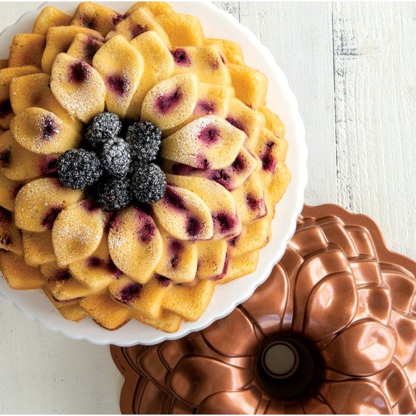 Forma na bábovku v medenej farbe Nordic Ware Blossom, 2,4 l-image-4