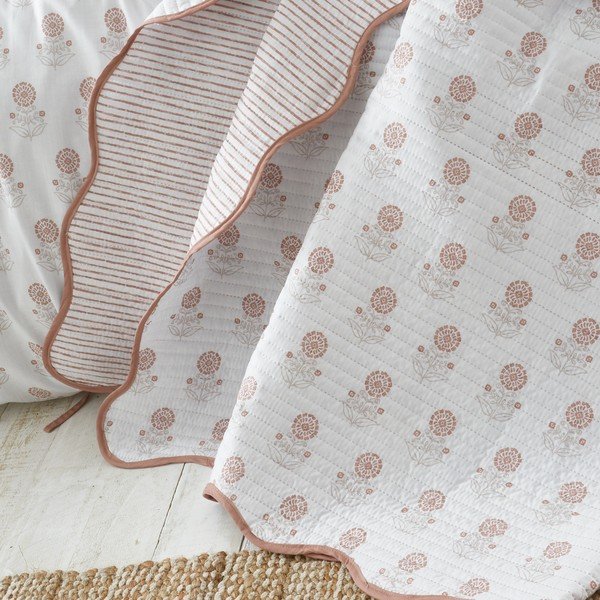 Biely prešívaný pléd 220x230 cm Woodblock Floral – Pineapple Elephant-image-1