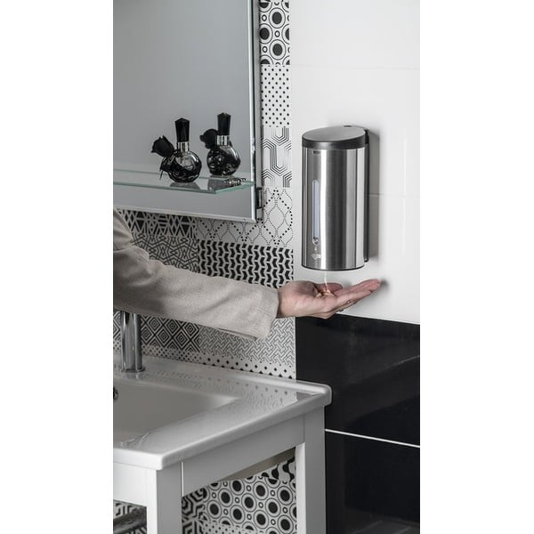Bezdotykový dávkovač mydla z nehrdzavejúcej ocele v matne striebornej farbe 650 ml – Sapho-image-1