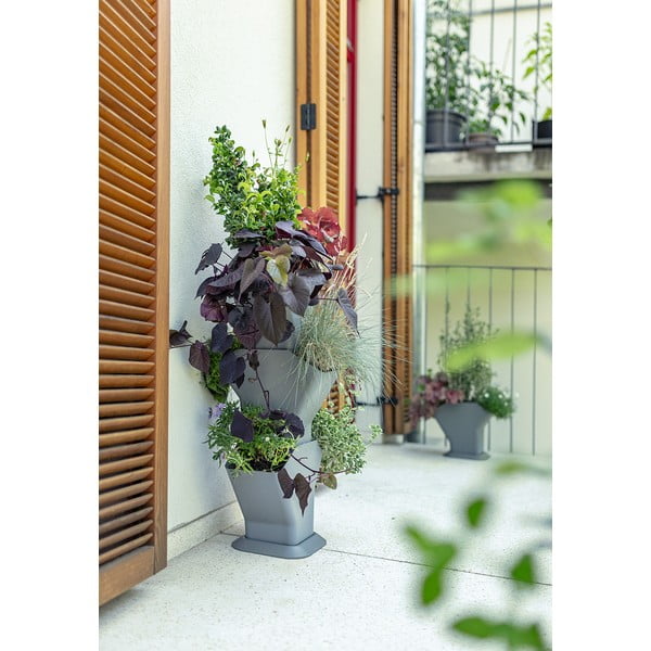 Sivý samozavlažovací vertikálny kvetináč Plastia Tree-image-1