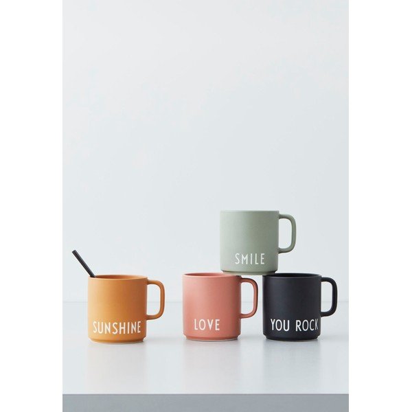 Ružový porcelánový hrnček Design Letters Love-image-3