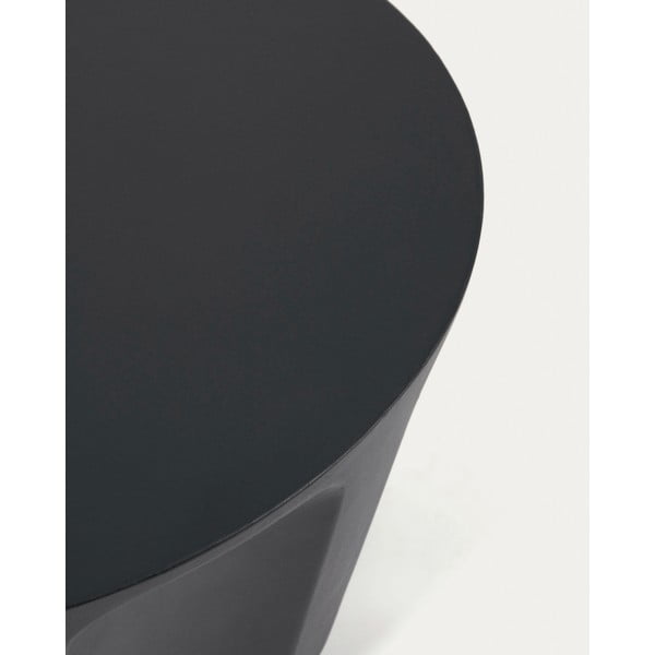 Betónový okrúhly záhradný odkladací stolík ø 60 cm Vilandra – Kave Home-image-1