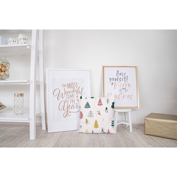 Dekoračný vankúš s vianočným motívom 45x45 cm Skiing – Butter Kings-image-1