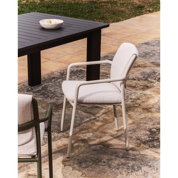 Béžová polstrovaná záhradná stolička Linosa – Kave Home-image-1