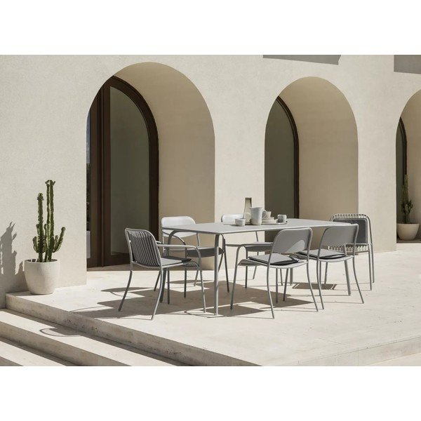 Svetlosivá kovová záhradná stolička Yua Wire – Blomus-image-4