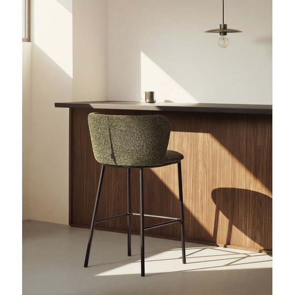 Tmavozelená čalúnená barová stolička (výška sedadla 75 cm) Ciselia – Kave Home-image-2