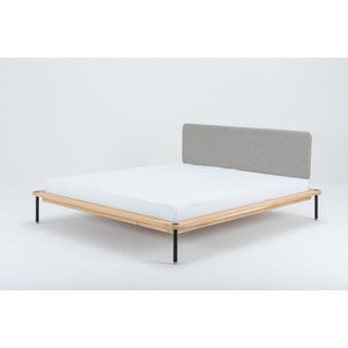 Dvojlôžková posteľ z dubového dreva Gazzda Fina Nero, 180 x 200 cm