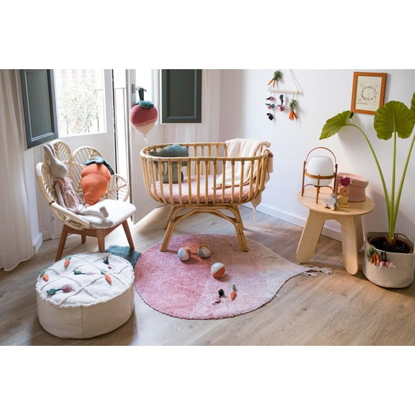 Ružový prateľný ručne tkaný bavlnený detský koberec 100x150 cm Ramona the Radish – Lorena Canals-image-1