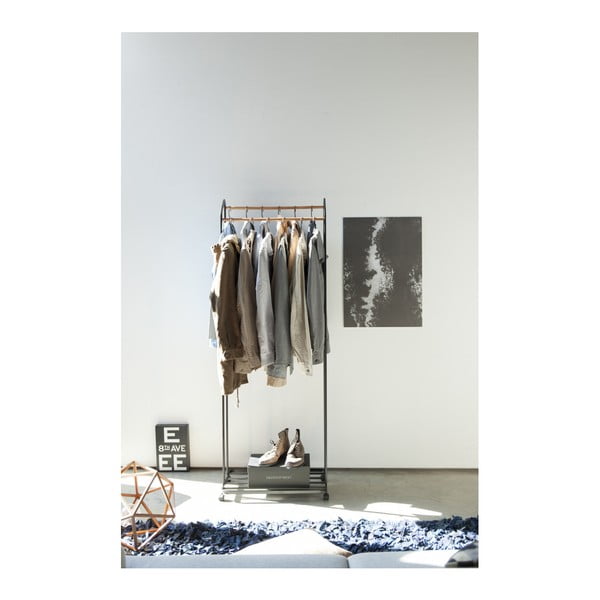 Čierny kovový pojazdný stojan na oblečenie Tower – YAMAZAKI-image-1