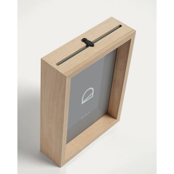 Stojací rámček v prírodnej farbe 14,5x19,5 cm Flavina – Kave Home-image-3