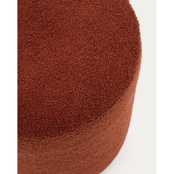 Taburet v terakotovej farbe z textílie buklé Kaeli – Kave Home-image-1