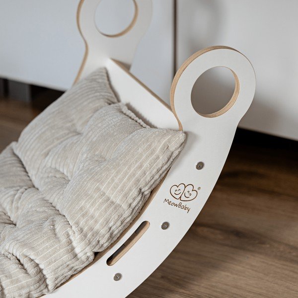 Biela/béžová hojdačka z borovicového dreva 39x75x38 cm Montessori – Meowbaby-image-1