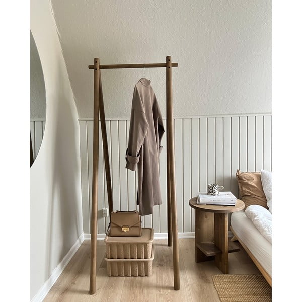 Hnedý stojan na oblečenie z borovicového dreva Hongi - Karup Design-image-4