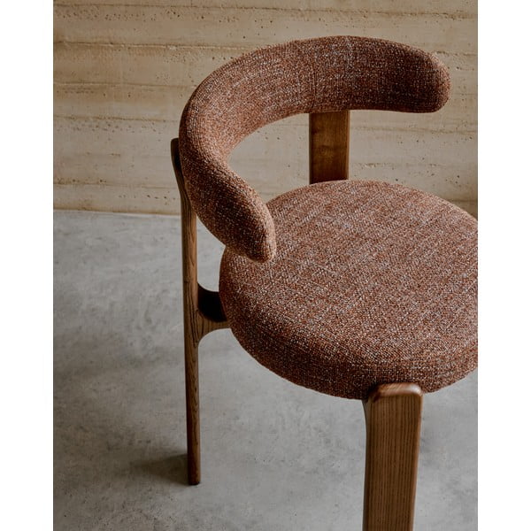 Hnedá jedálenská stolička z jaseňového dreva Granite – Kave Home-image-1