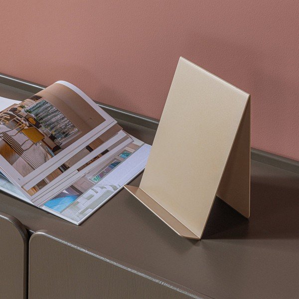 Kovový stojan na kuchárske knihy Brook – WOOOD-image-1