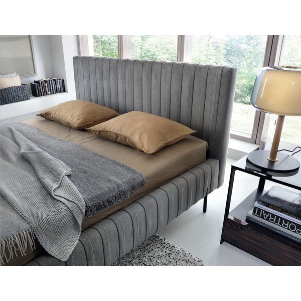 Sivá čalúnená dvojlôžková posteľ s úložným priestorom s roštom 160x200 cm Plissa – ELTAP-image-3