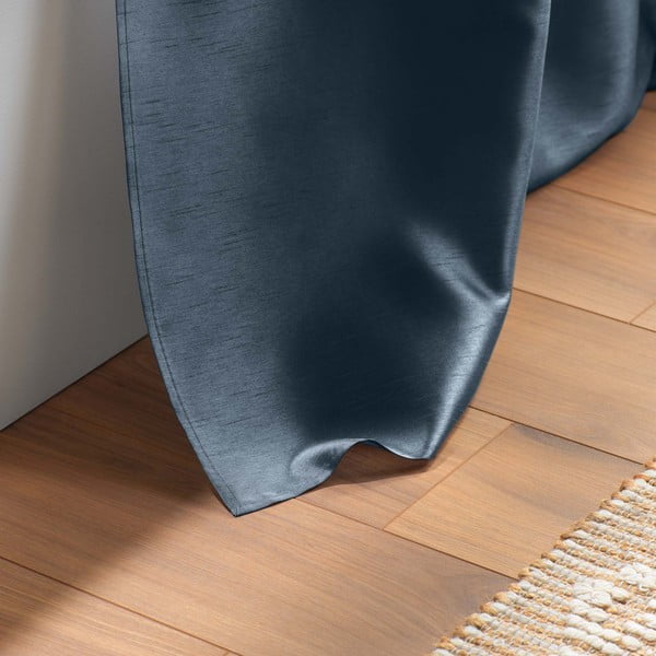 Tmavomodrý záves z mikrosaténu 140x240 cm Shana – douceur d'intérieur-image-3