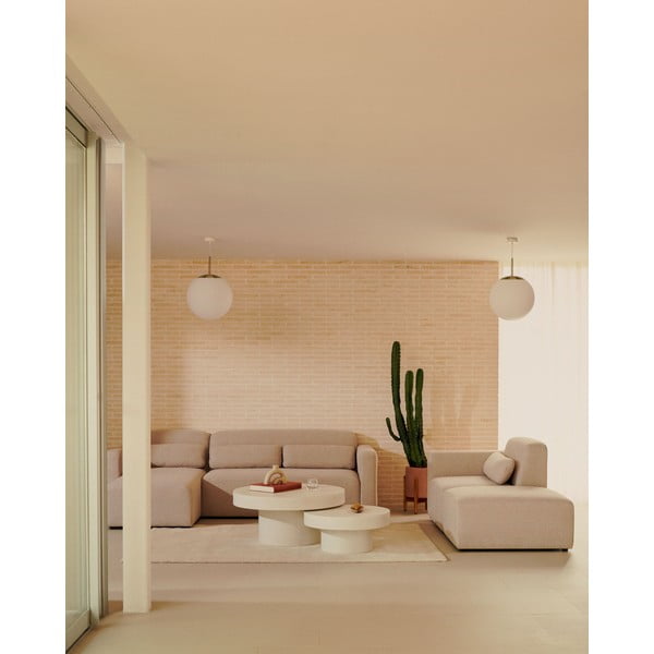 Betónový okrúhly záhradný odkladací stolík ø 66 cm Aiguablava – Kave Home-image-1