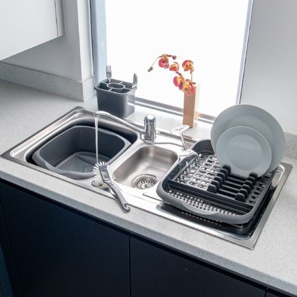 Tehlovočervený štvorcový plastový lavór Addis, 38 x 32 x 14 cm-image-1