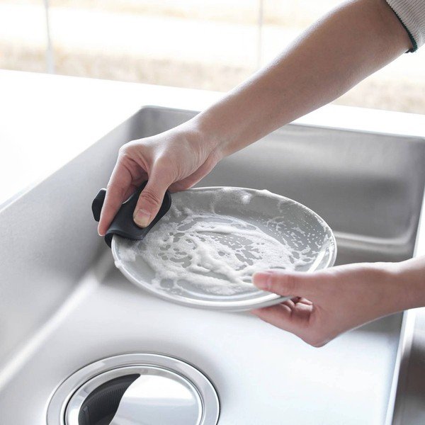 Silikónová hubka na riad Tower – YAMAZAKI-image-2