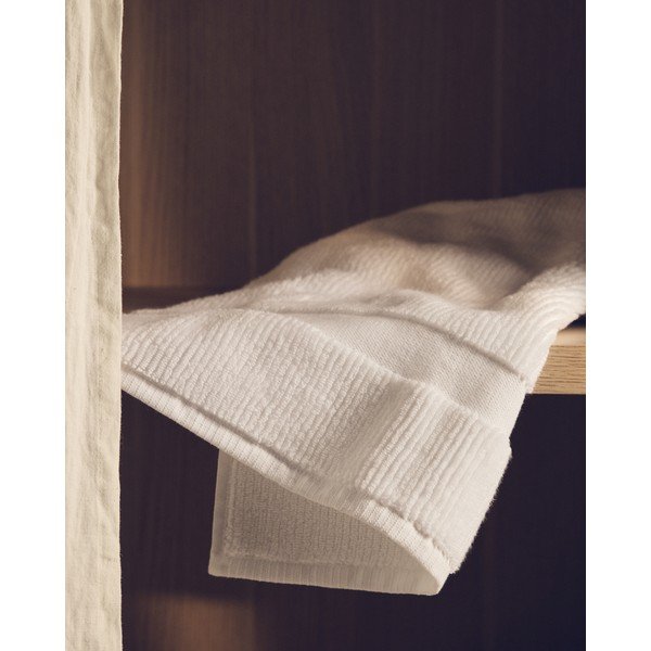 Biely froté bavlnený uterák 30x50 cm Olvira – Kave Home-image-3