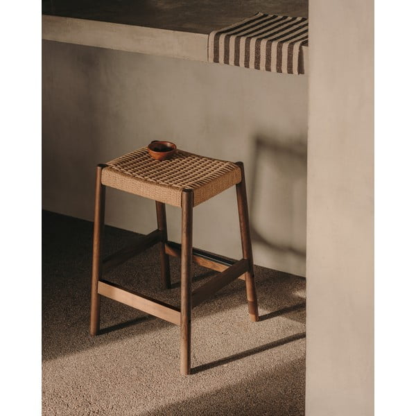 Hnedé/v prírodnej farbe barové stoličky v súprave 2 ks z dubového dreva (výška sedadla 66 cm) Yalia – Kave Home-image-1