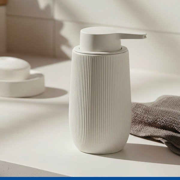 Krémovobiely plastový dávkovač mydla 400 ml Fablo – Wenko-image-1