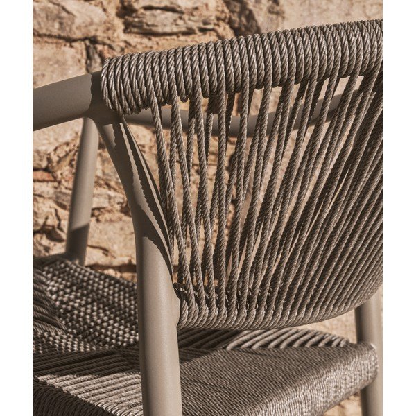 Taupe ratanová záhradná stolička Livadia – Kave Home-image-3