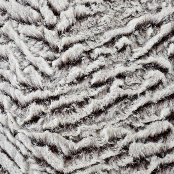 Dekoračný vankúš z umelej kožušiny 43x43 cm Wolf Faux Fur – Catherine Lansfield-image-2