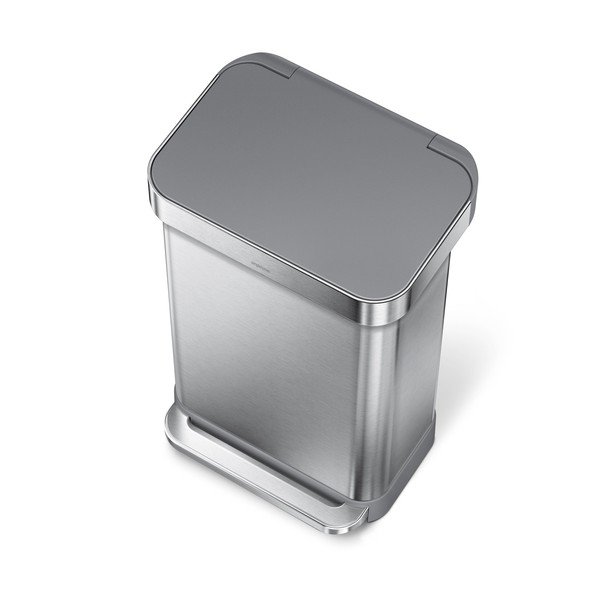 Pedálový oceľový odpadkový kôš v striebornej farbe 45 l – simplehuman-image-1