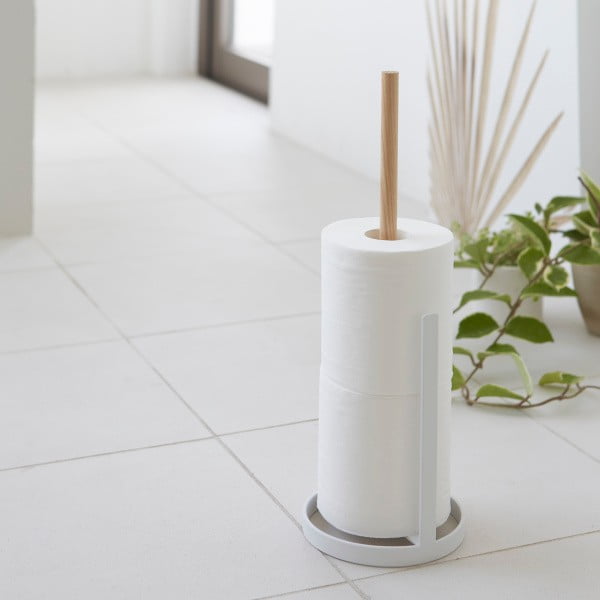 Biely stojan na náhradné toaletné papiere s detailom z bukového dreva YAMAZAKI Tosca-image-1