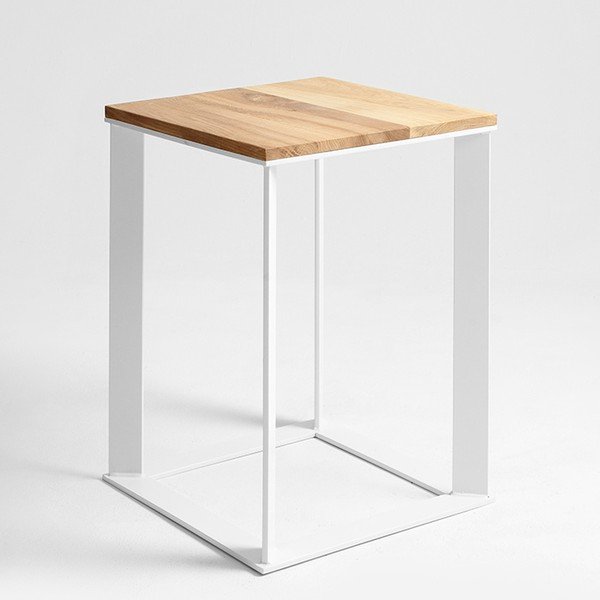 Odkladací stolík s bielym podnožím a dubovou doskou Custom Form Skaden, 50 × 50 cm-image-1