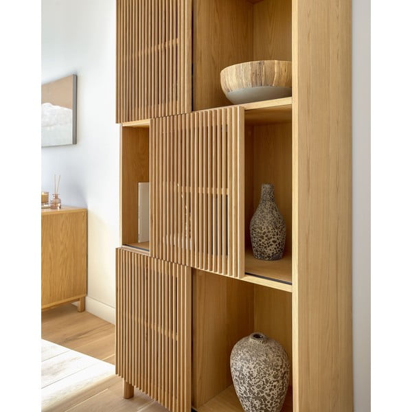 Knižnica v dekore duba s posuvnými dverami v prírodnej farbe 85x170 cm Beyla – Kave Home-image-2